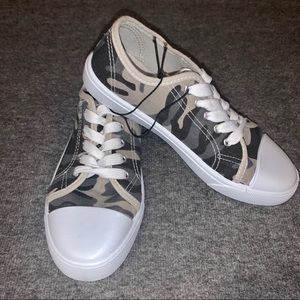 OT Revolution Camouflage Sneakers